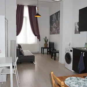 Appartement Roosevelt Apartments., Anvers