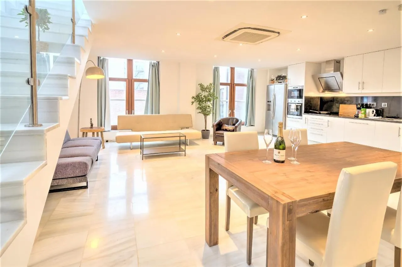 Marble Lodge Apartments In The Center Of Anvers
